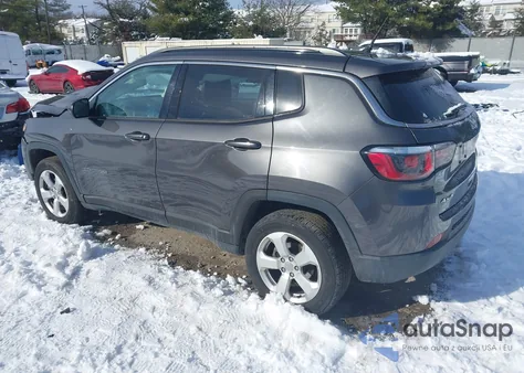 2018 Jeep Compass Latitude 4X4 z USA, uszkodzony, nr VIN 3C4NJDBB7JT345152
